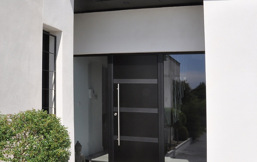 Notre gamme de portes d'entrée en ALU CLASSIQUE et CONTEMPORAINE à Pont Audemer